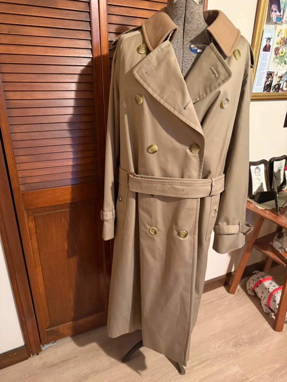 Burberry London Classic Double-Breasted Trench Coat Beige/Camel Hair Collar 44R